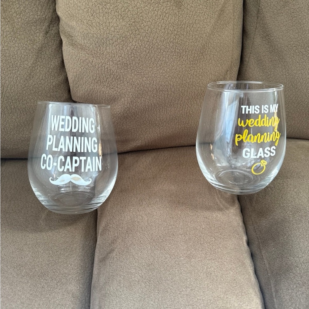 NWOT - Wedding Planning Glass Set - Clear and Yellow